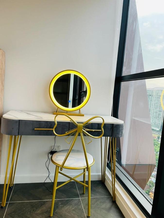 Scarletz Suites Klcc By Gc Luxury Suites Kuala Lumpur Bagian luar foto